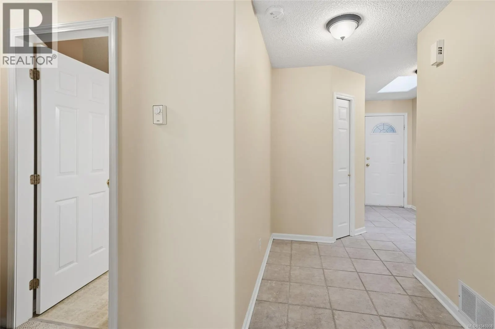 821 Shorewood Dr
