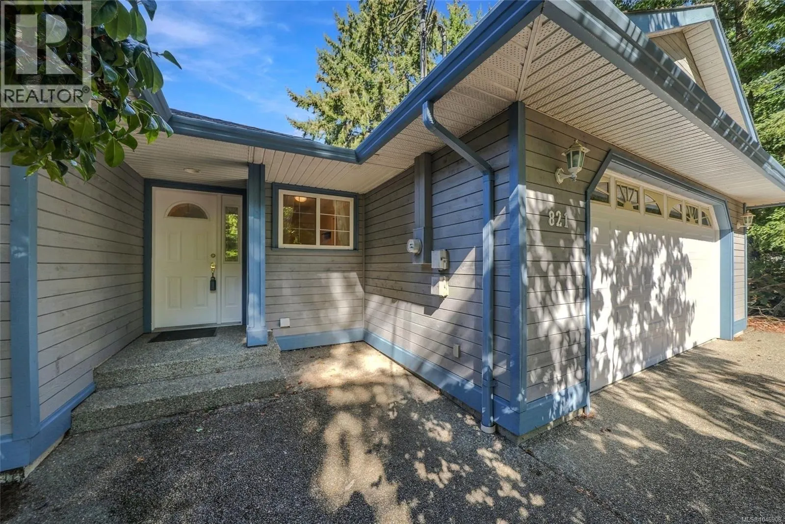 821 Shorewood Dr