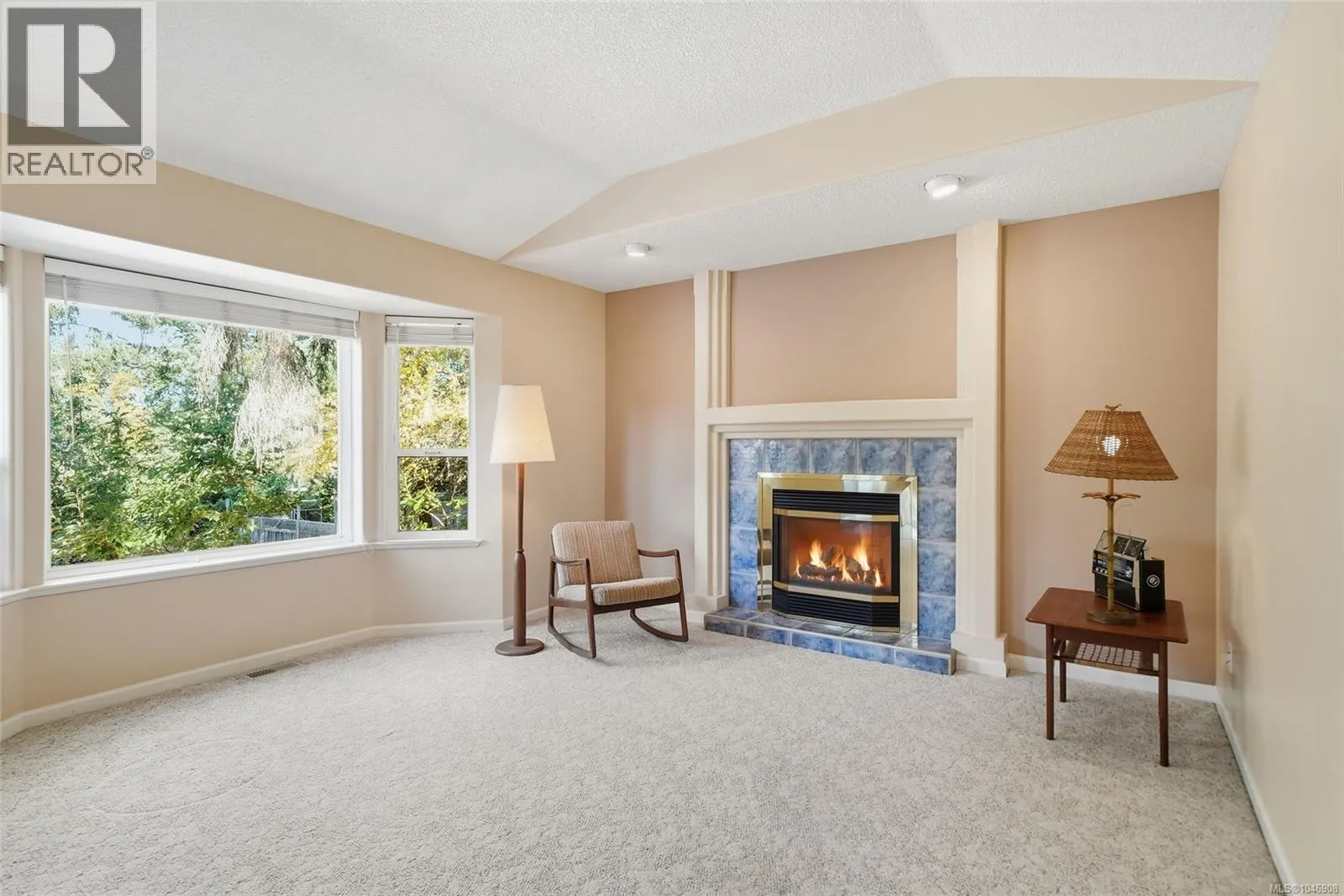 821 Shorewood Dr