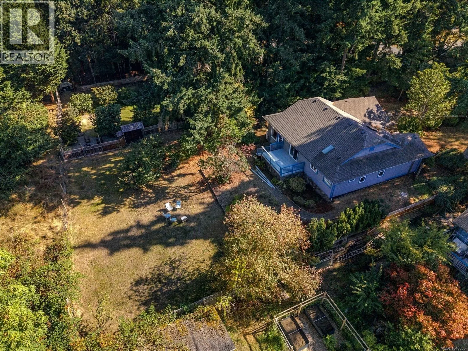 821 Shorewood Dr