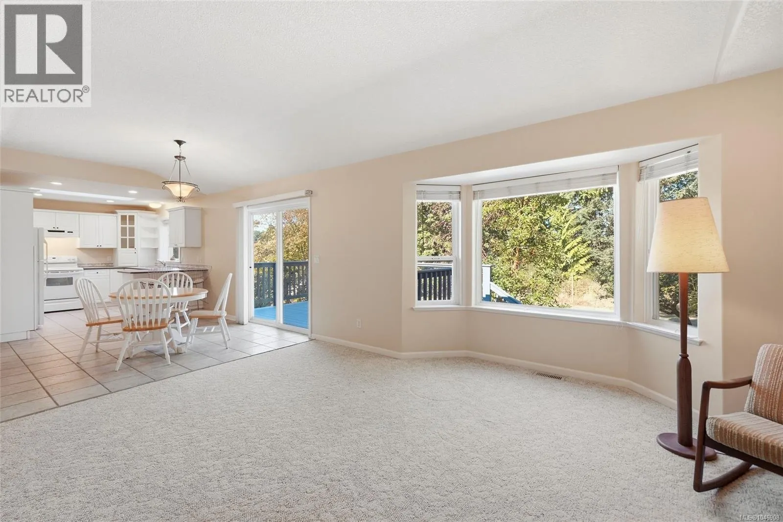 821 Shorewood Dr