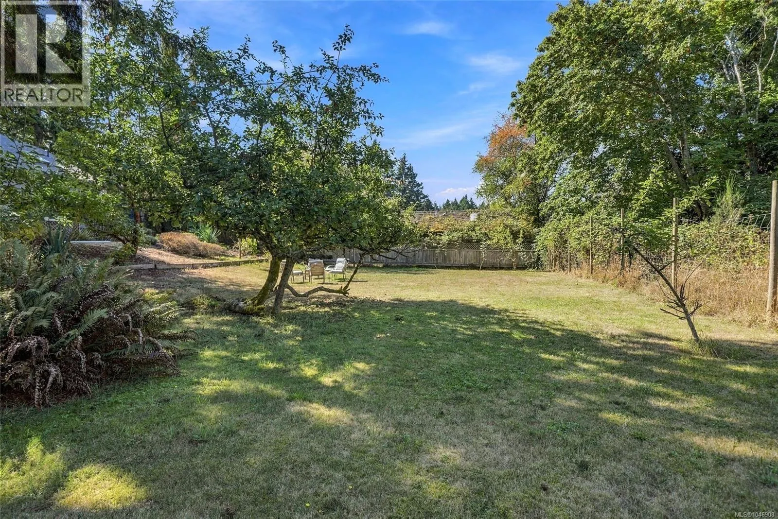 821 Shorewood Dr