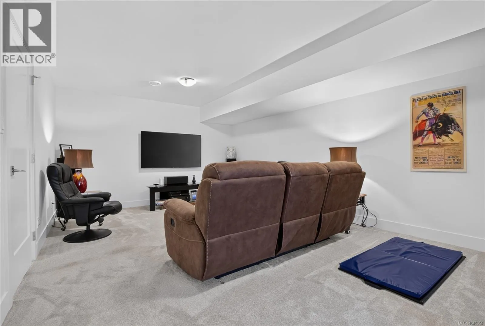 6218 Highwood Dr