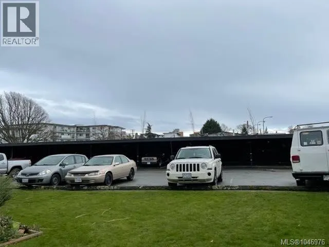 885 Old Esquimalt Rd