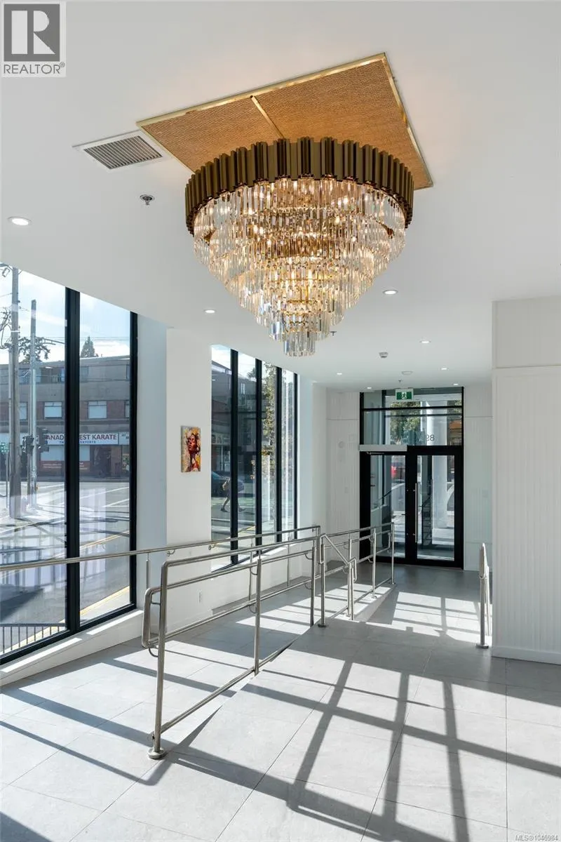 905 899 Esquimalt Rd