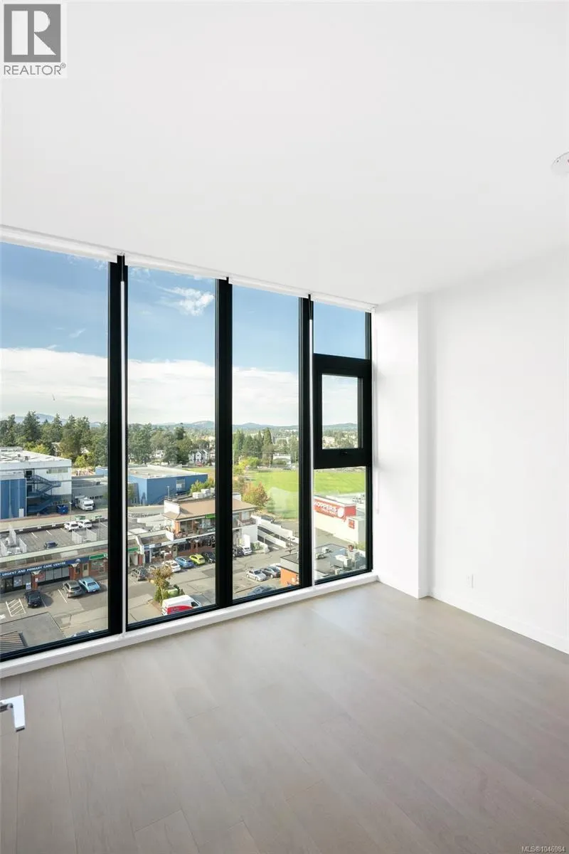 905 899 Esquimalt Rd