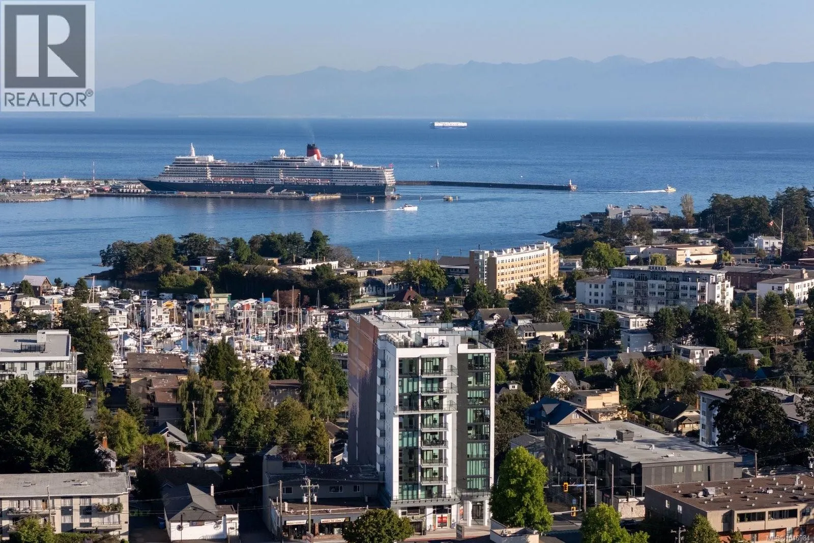 905 899 Esquimalt Rd