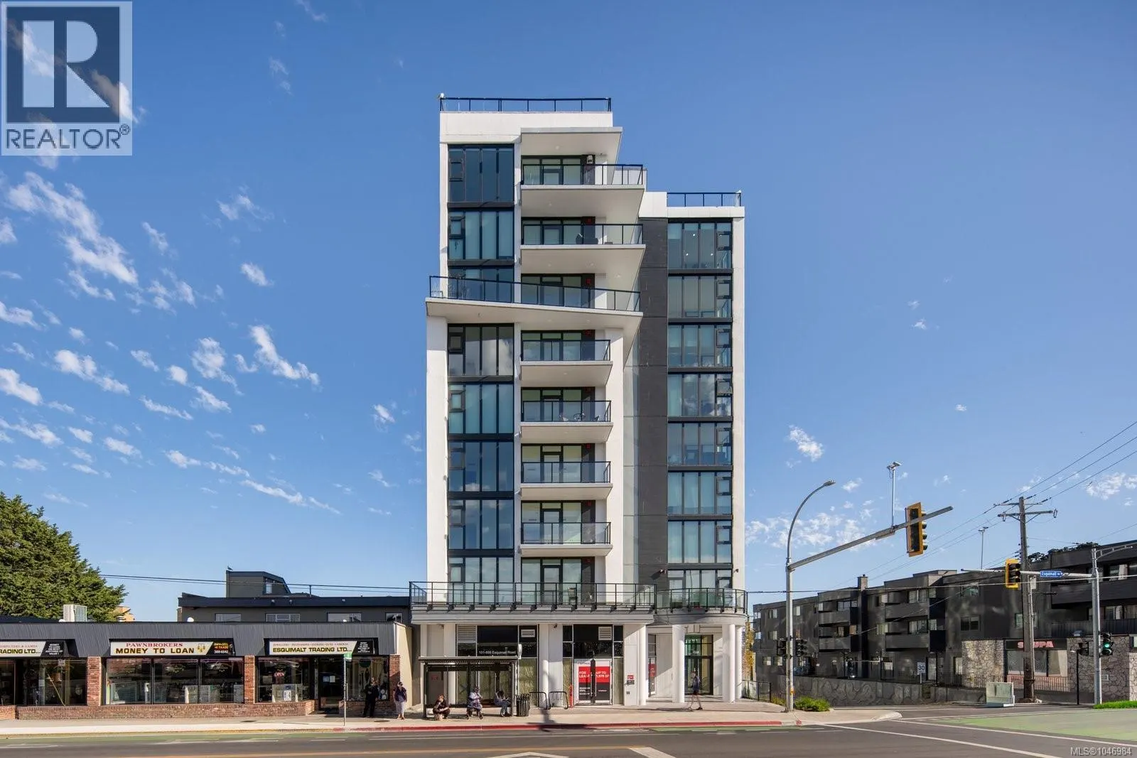 905 899 Esquimalt Rd