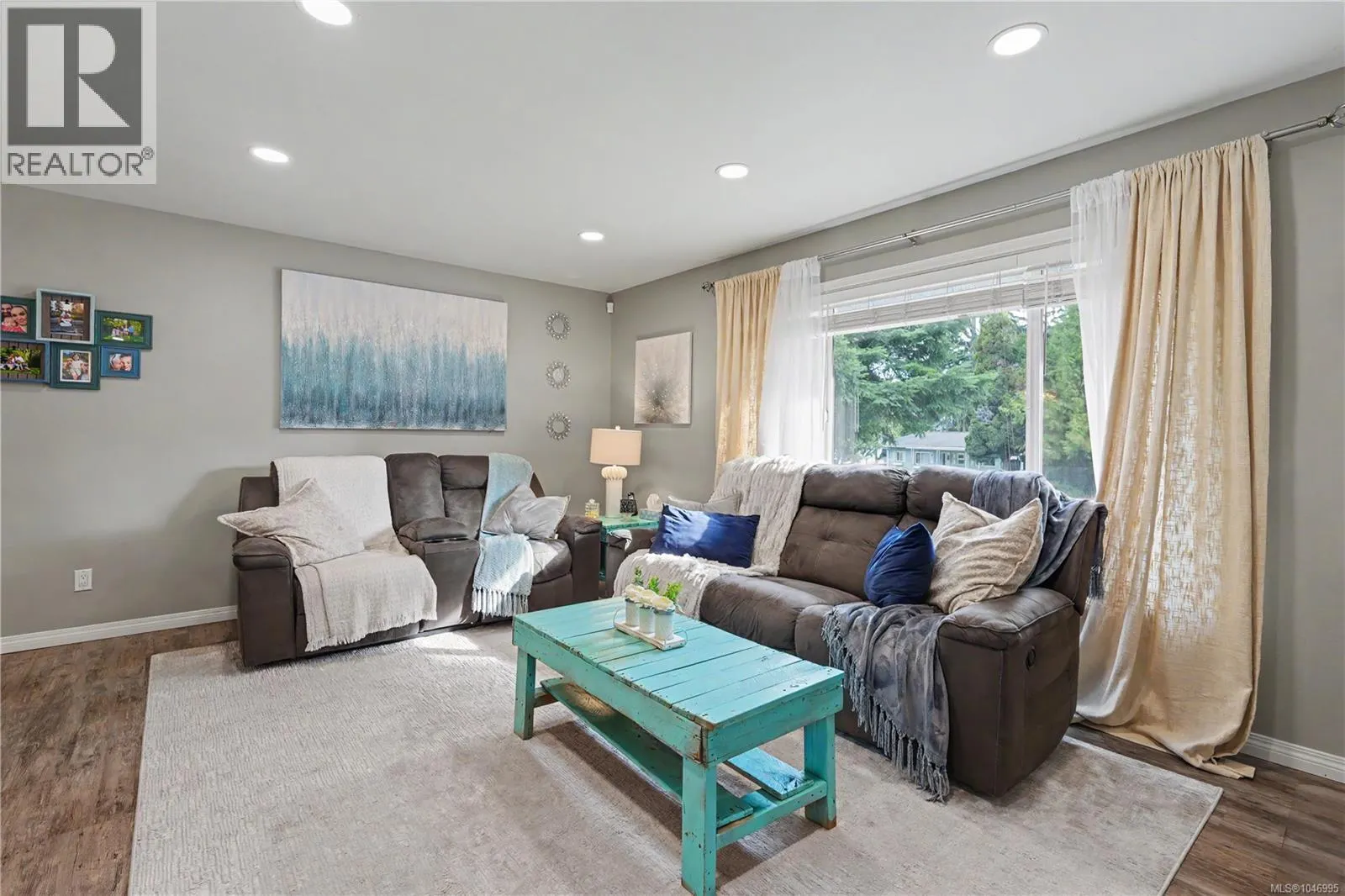 3374 Uplands Dr