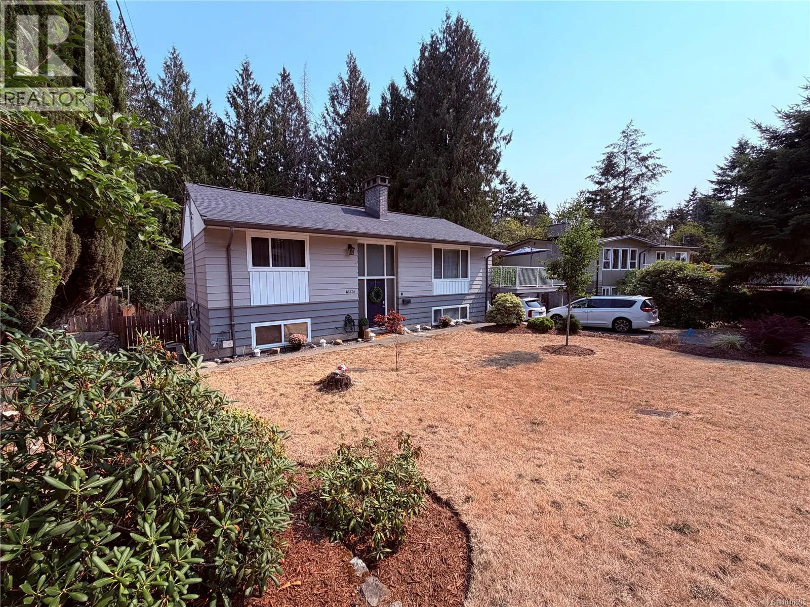 3374 Uplands Dr