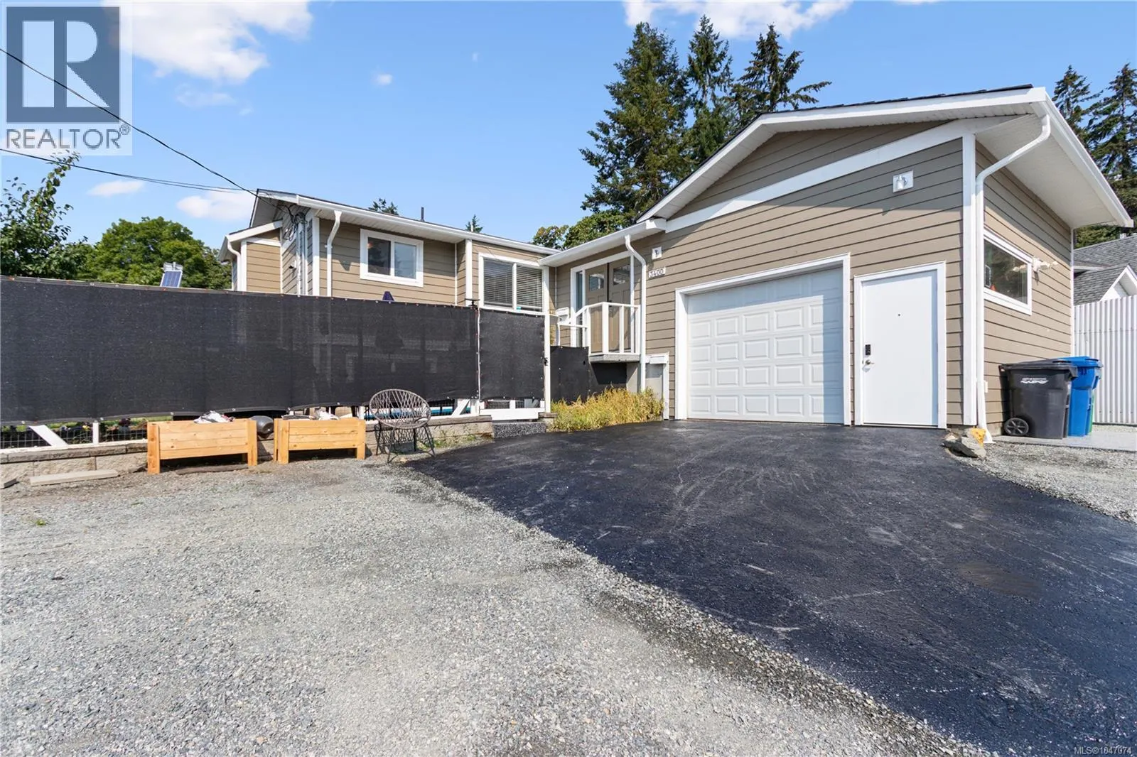 3400 Departure Bay Rd