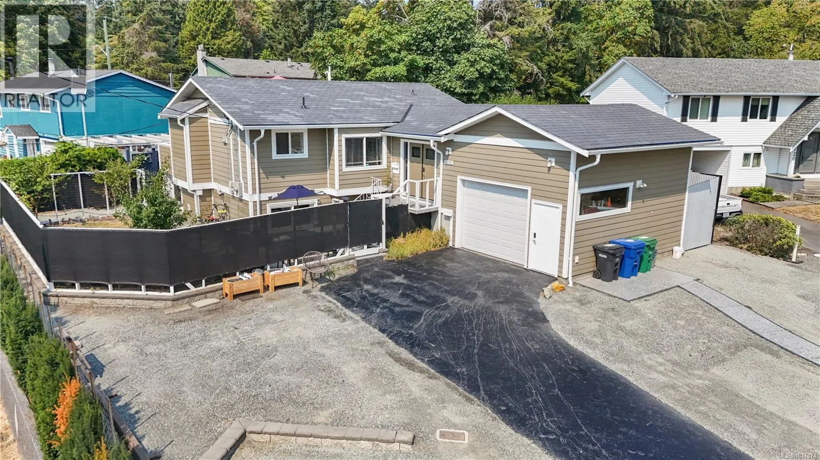 3400 Departure Bay Rd