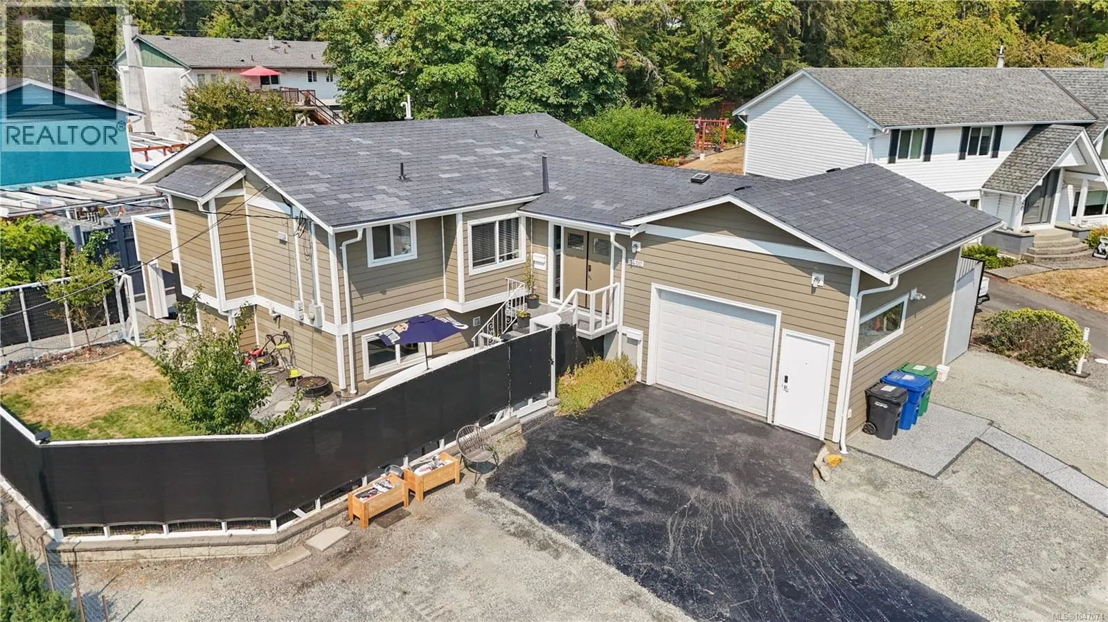 3400 Departure Bay Rd