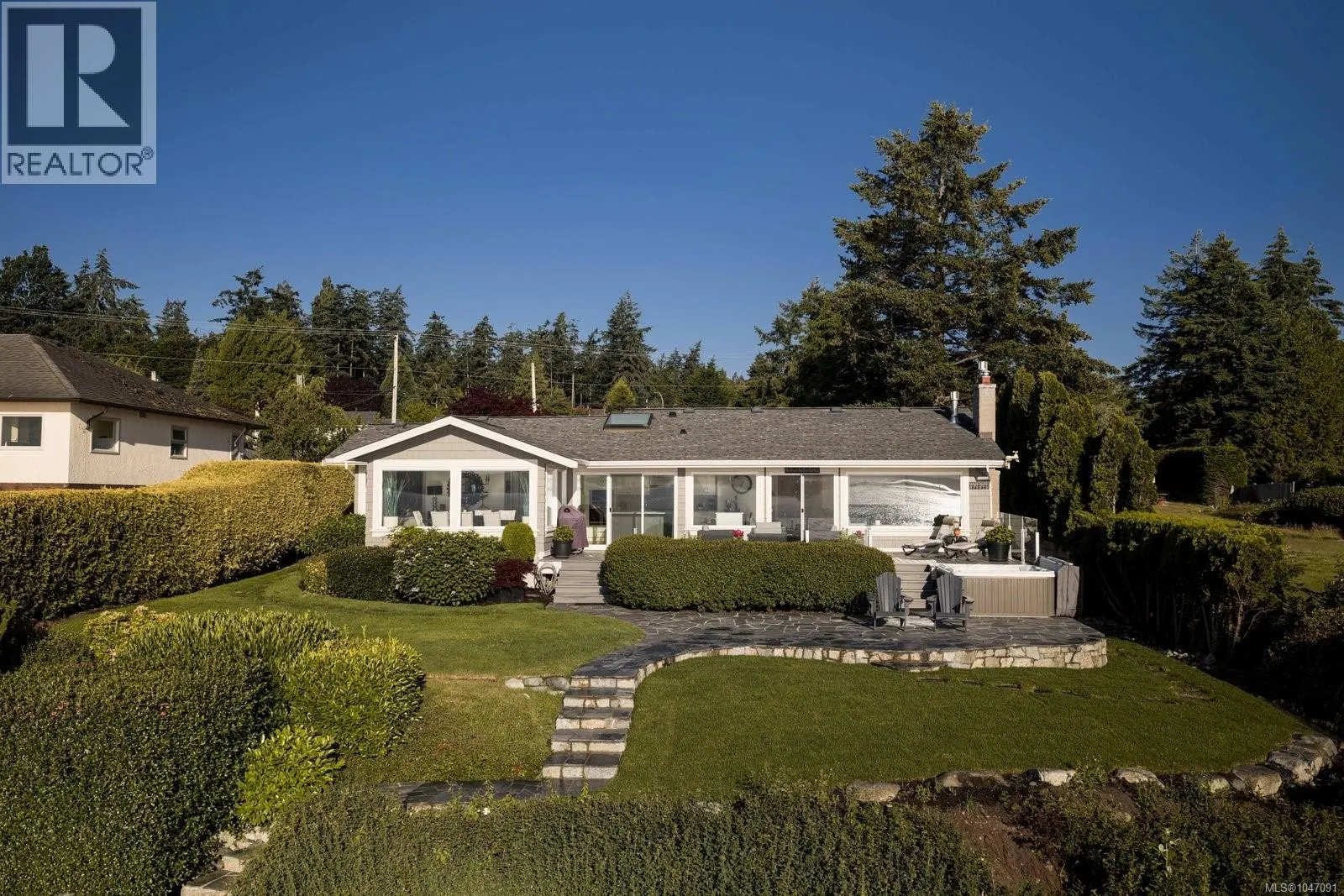 8585 Lochside Dr