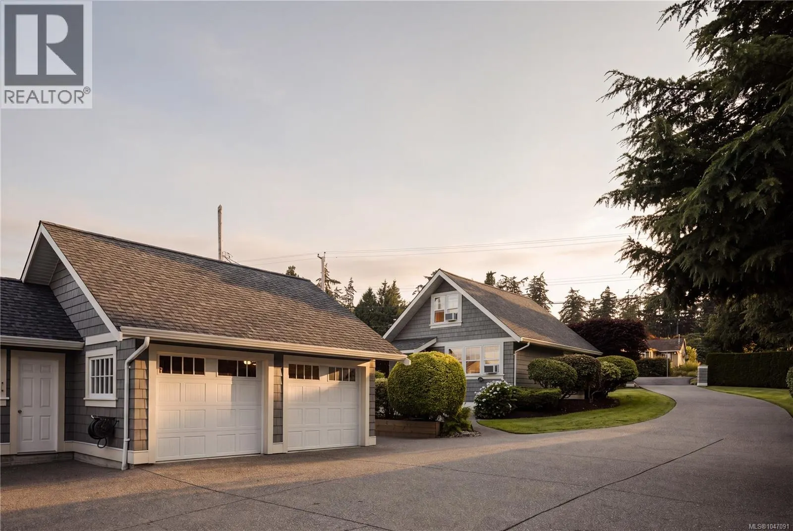8585 Lochside Dr
