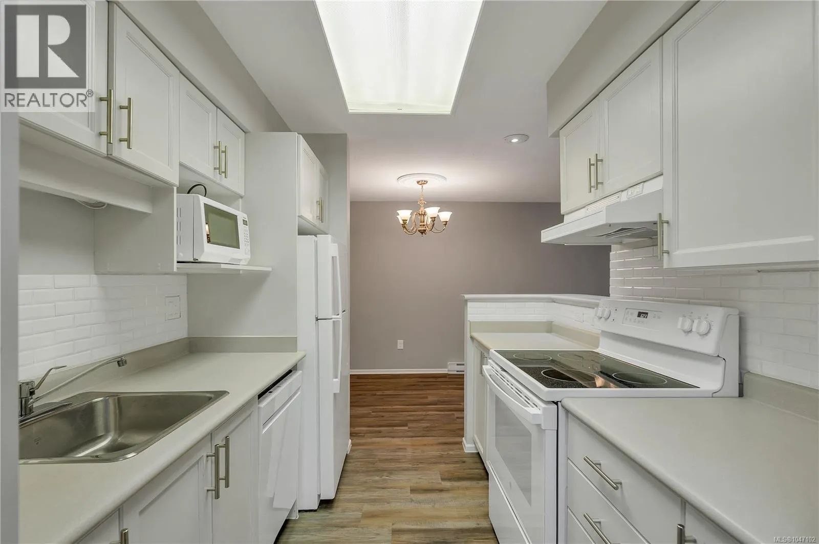 109 155 Erickson Rd