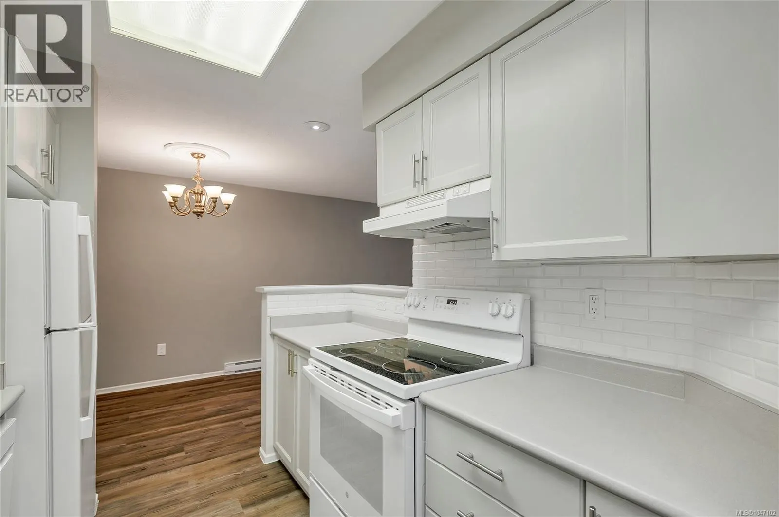 109 155 Erickson Rd