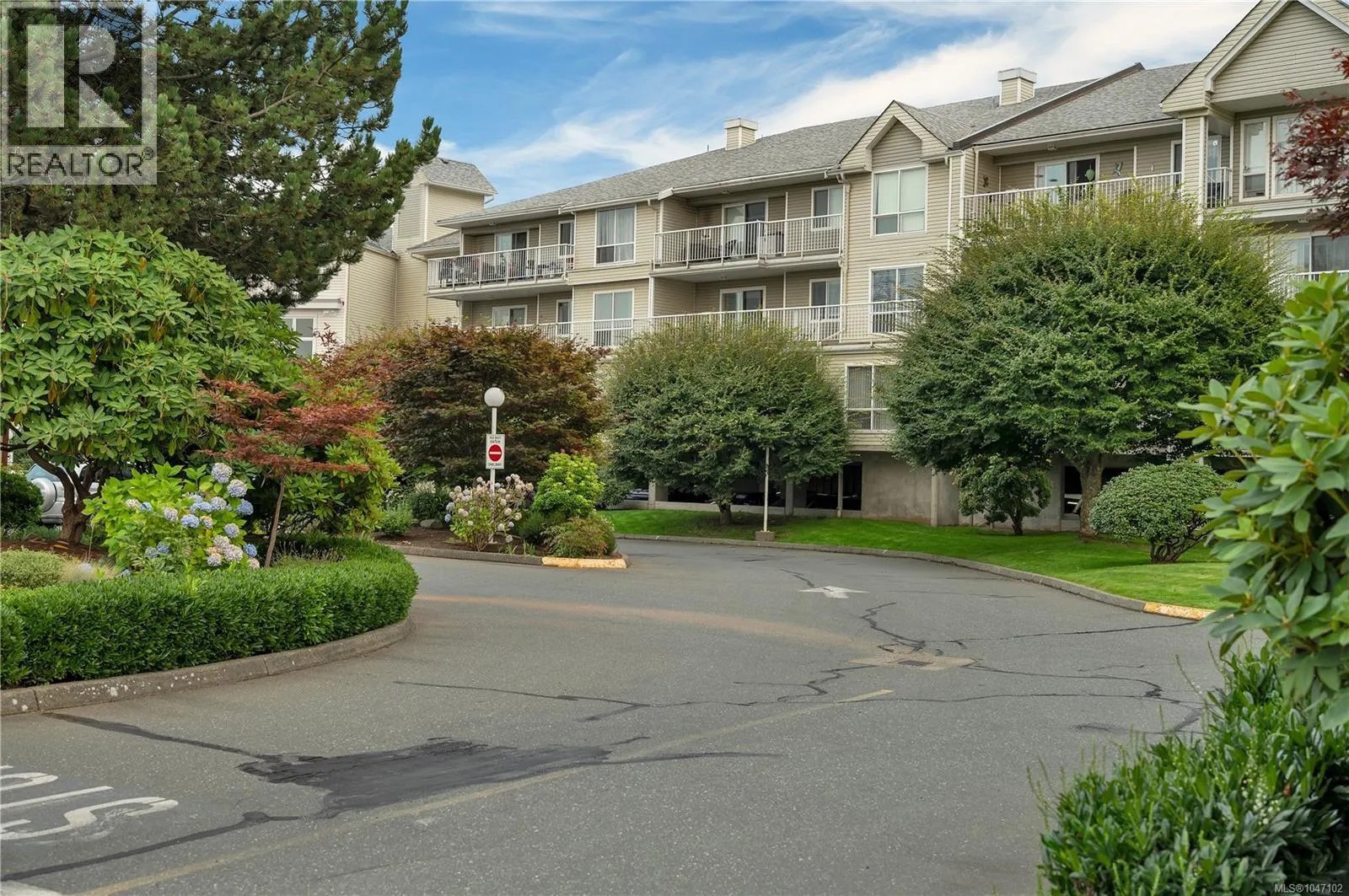 109 155 Erickson Rd