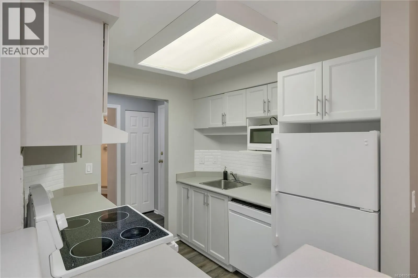 109 155 Erickson Rd