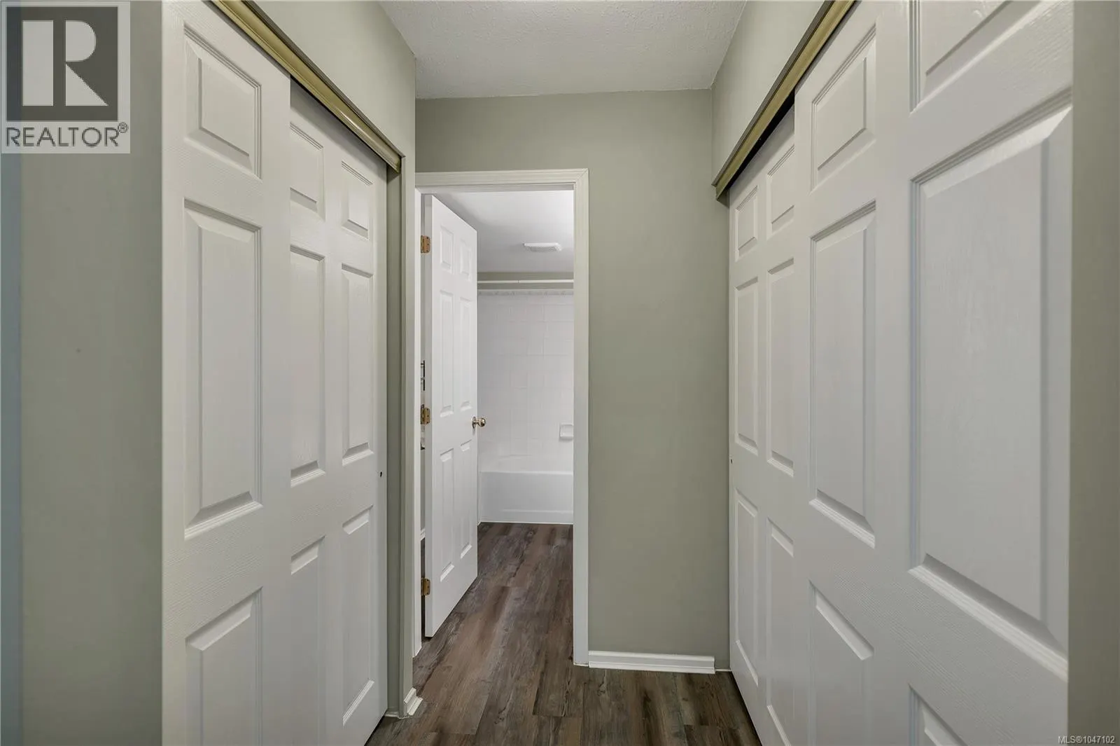 109 155 Erickson Rd