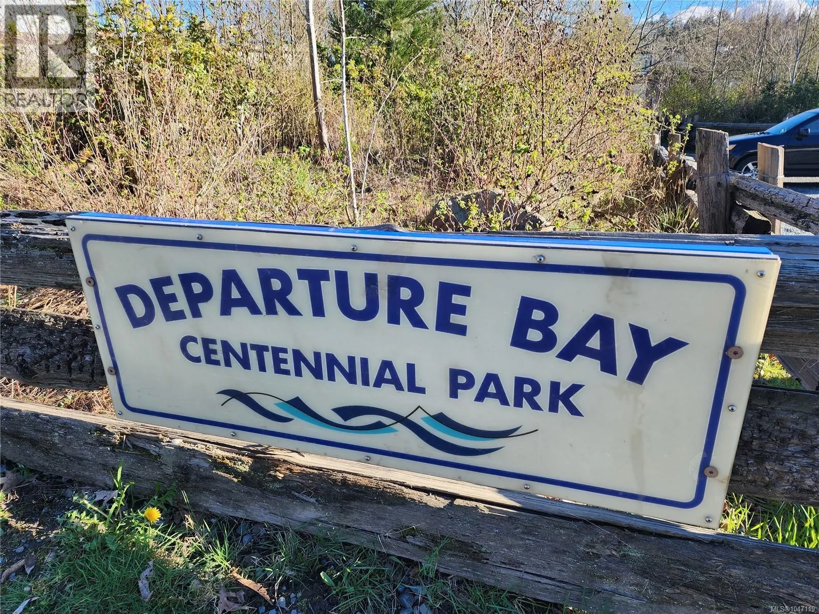 3111 Departure Bay Rd