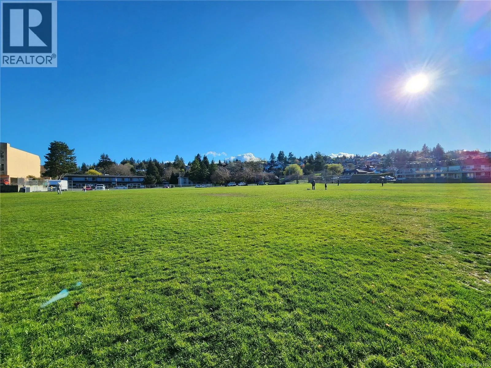 3111 Departure Bay Rd