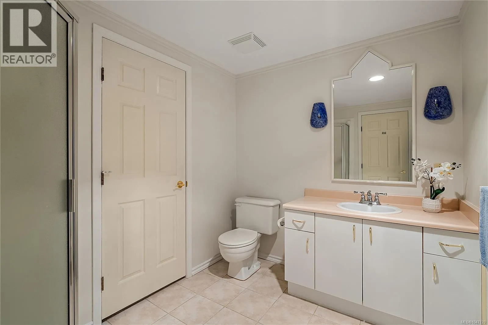 5 909 Admirals Rd