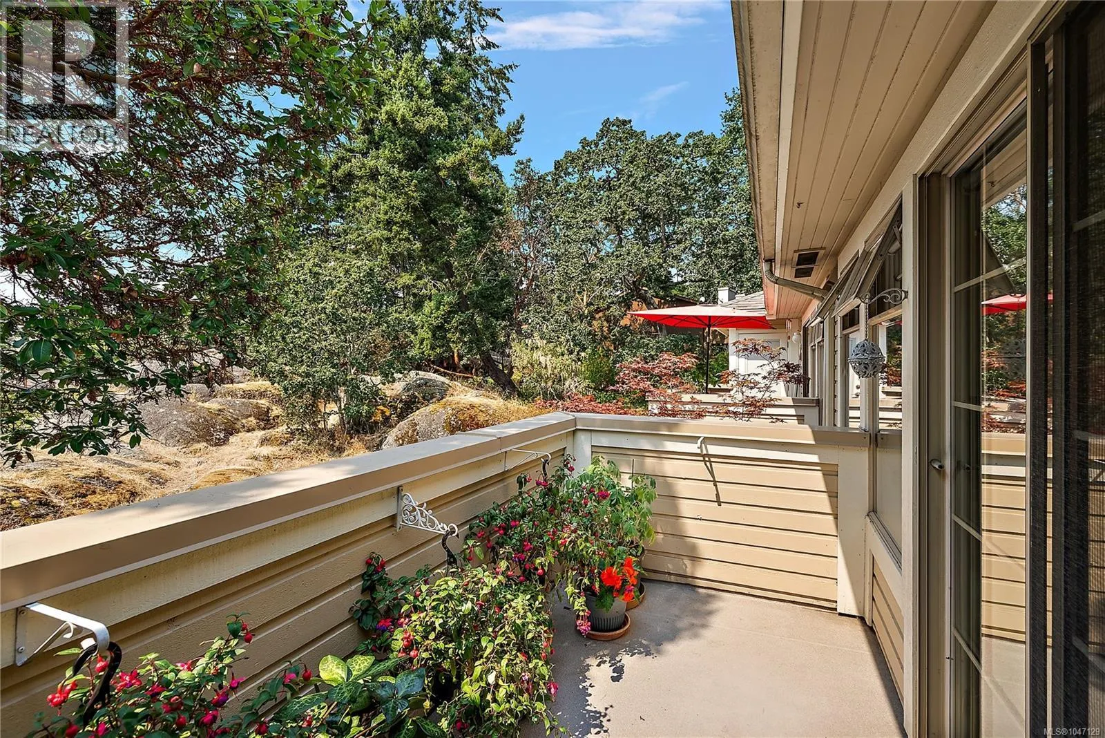 5 909 Admirals Rd
