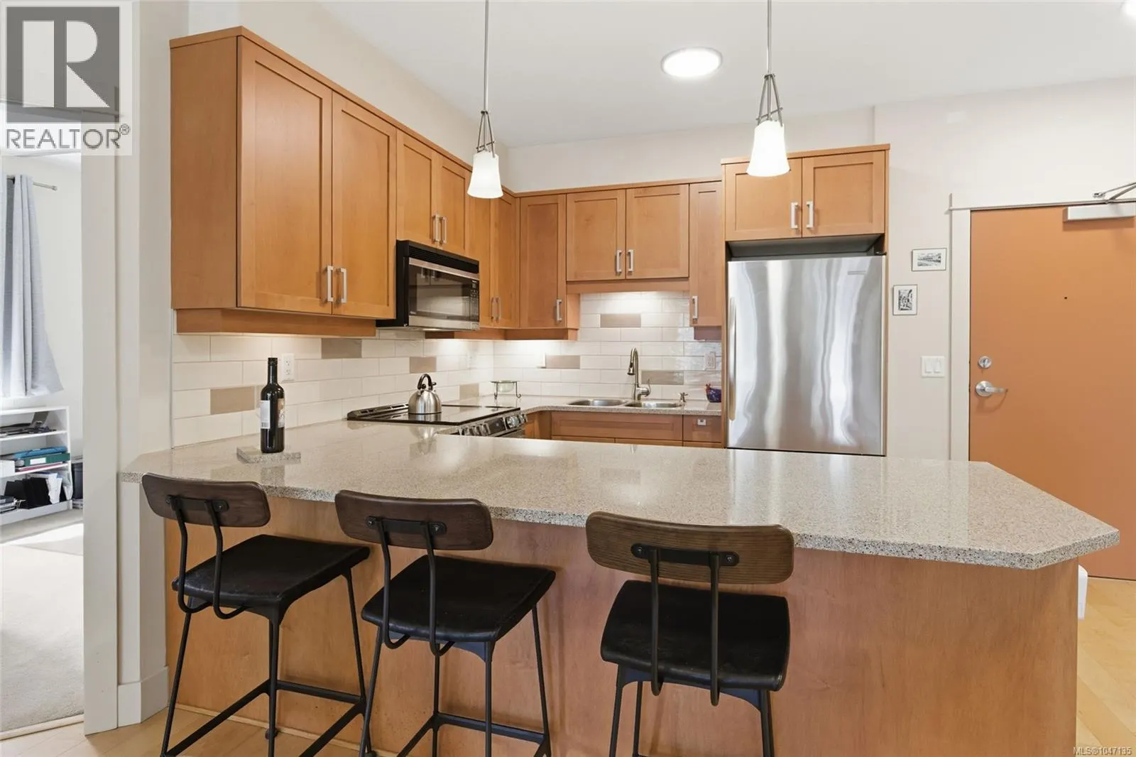 120 6310 McRobb Ave