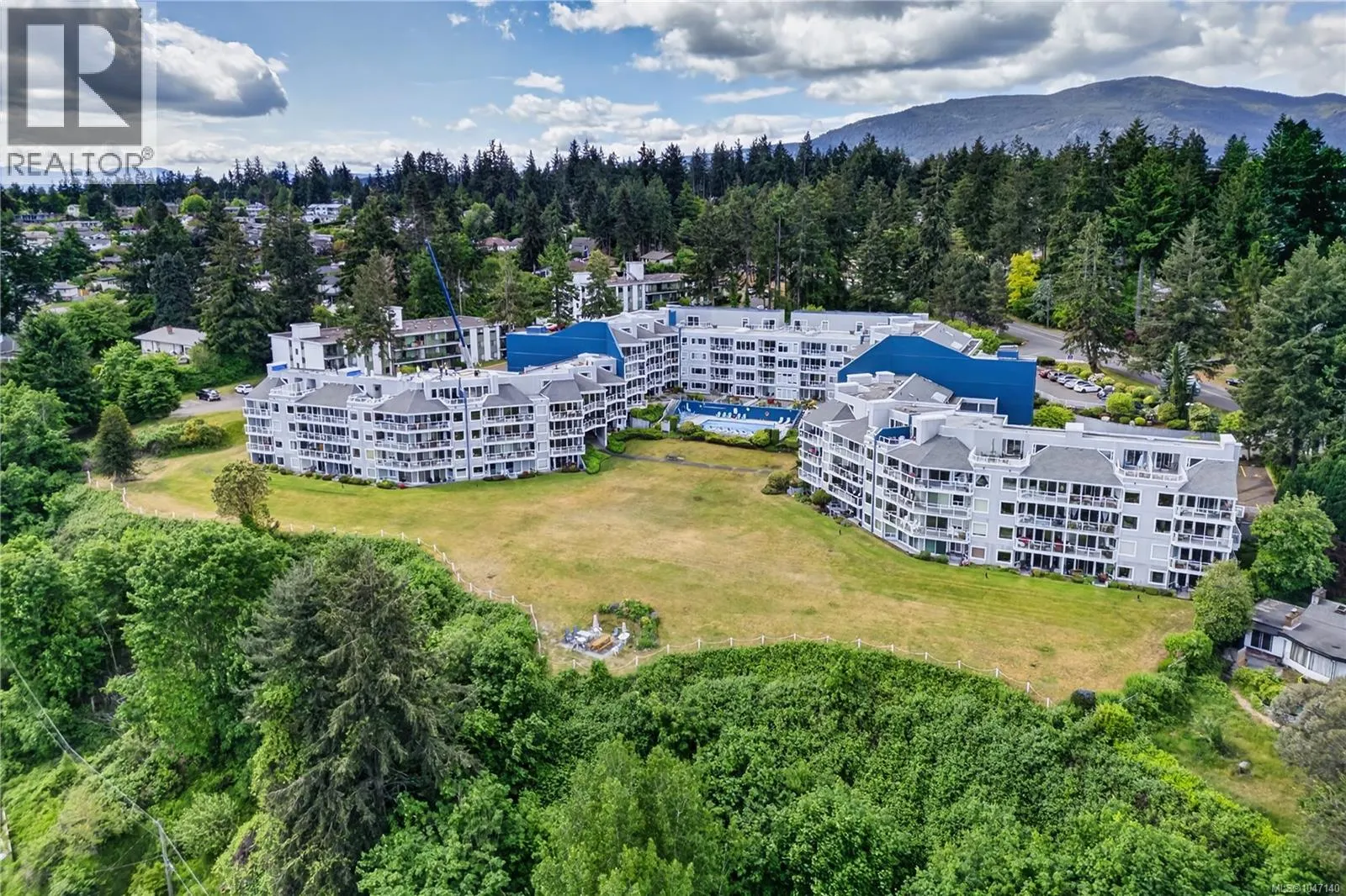 310 2560 Departure Bay Rd