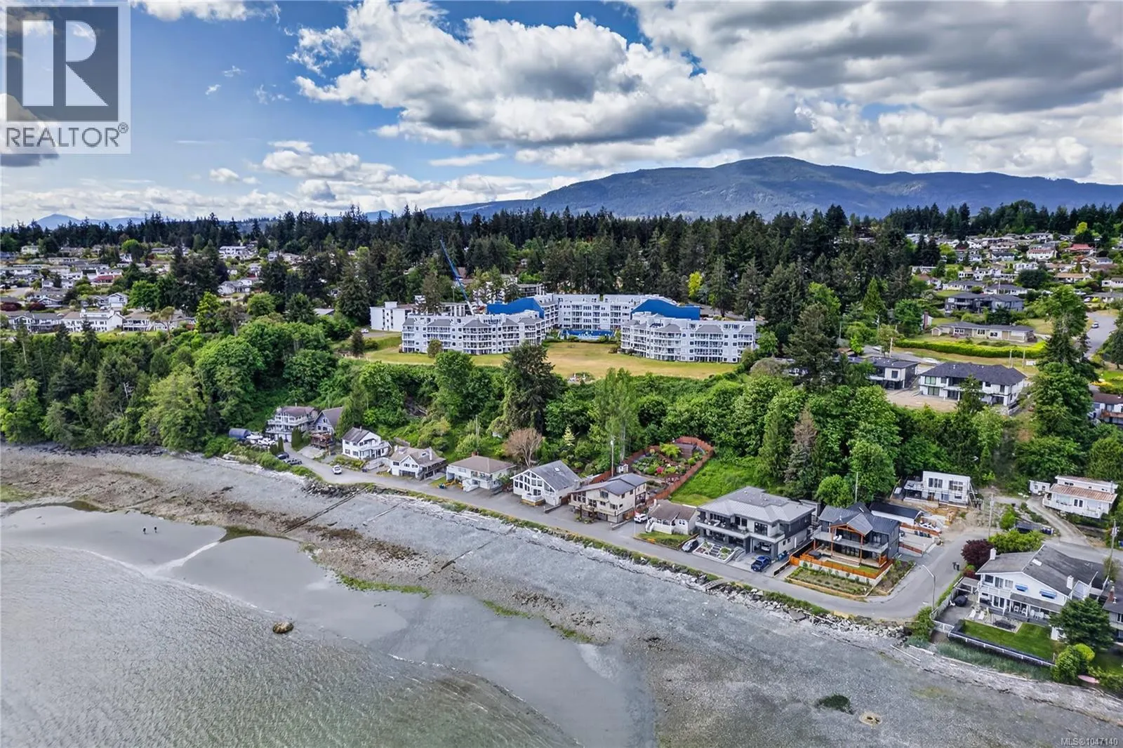 310 2560 Departure Bay Rd