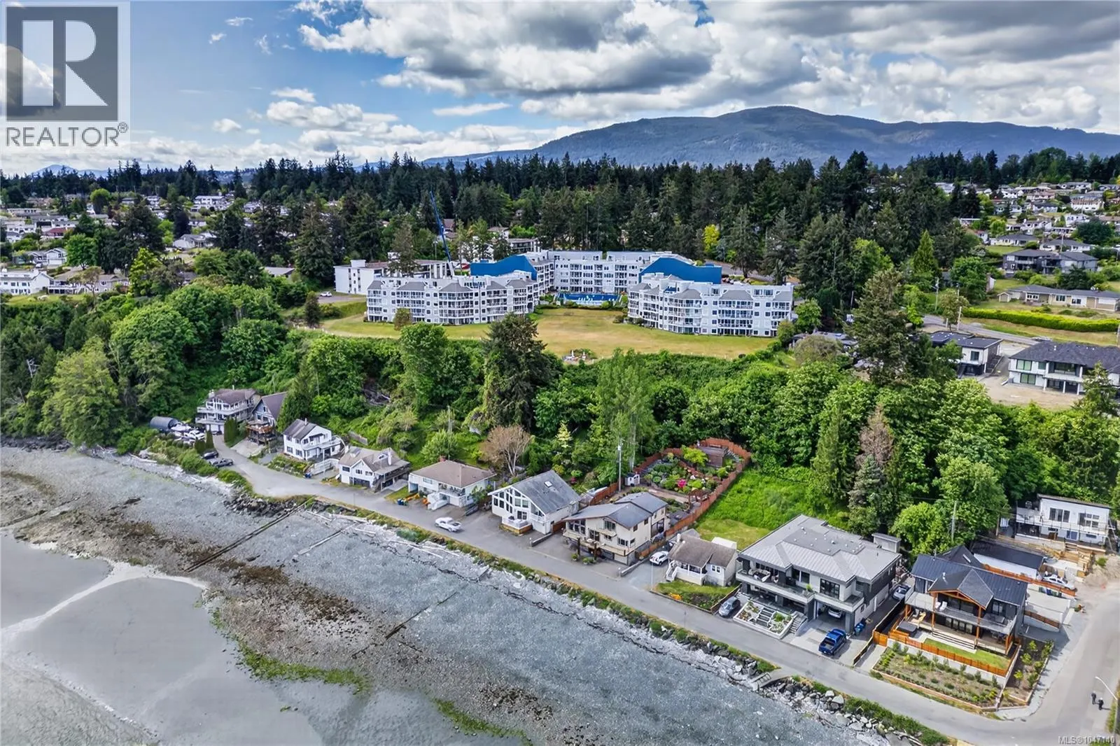 310 2560 Departure Bay Rd