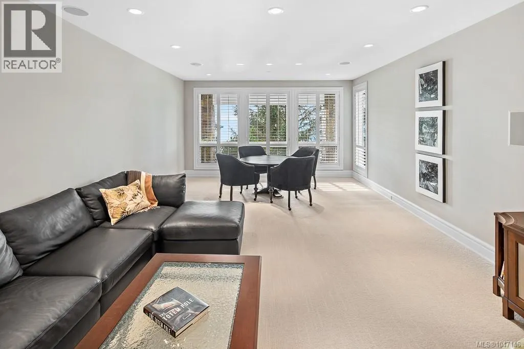 1050 Roxview Crt