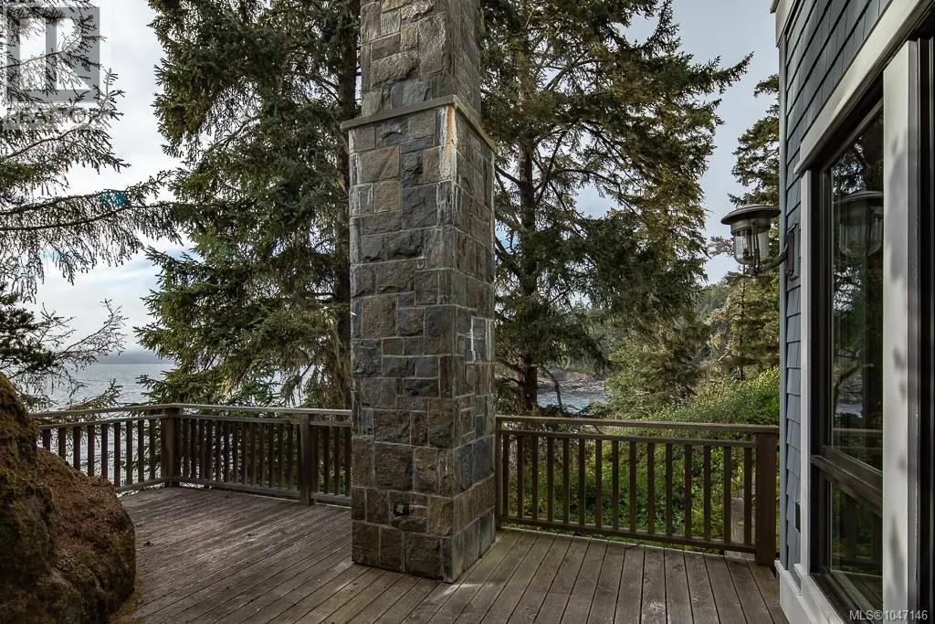 1050 Roxview Crt