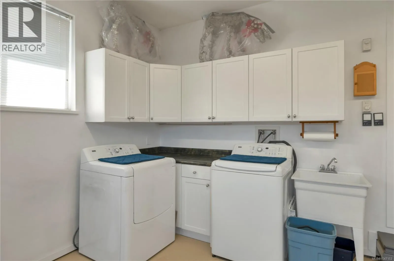 2962 Pacific View Terr