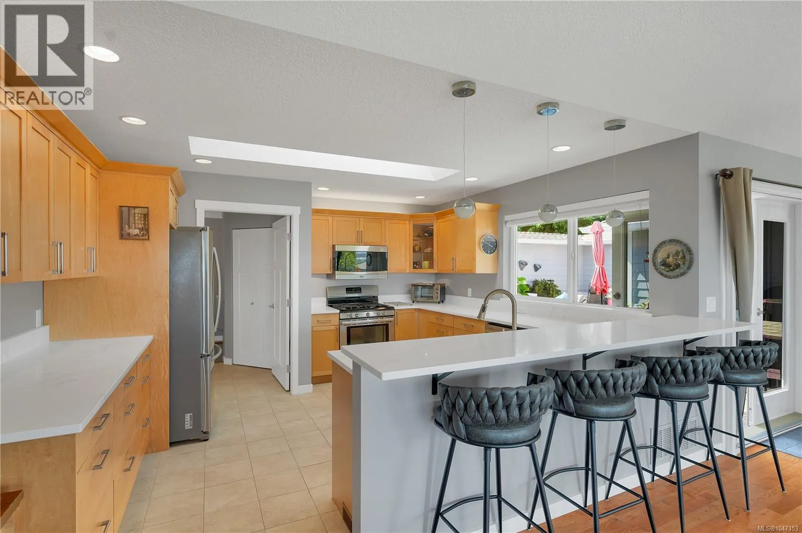 2962 Pacific View Terr