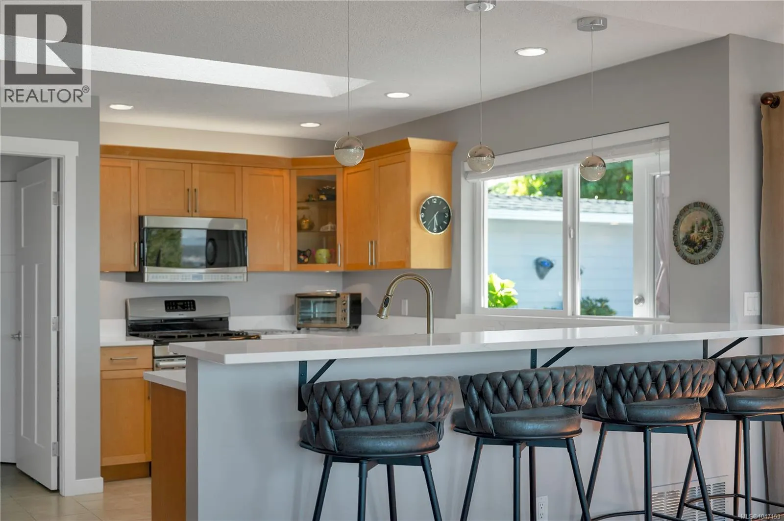 2962 Pacific View Terr