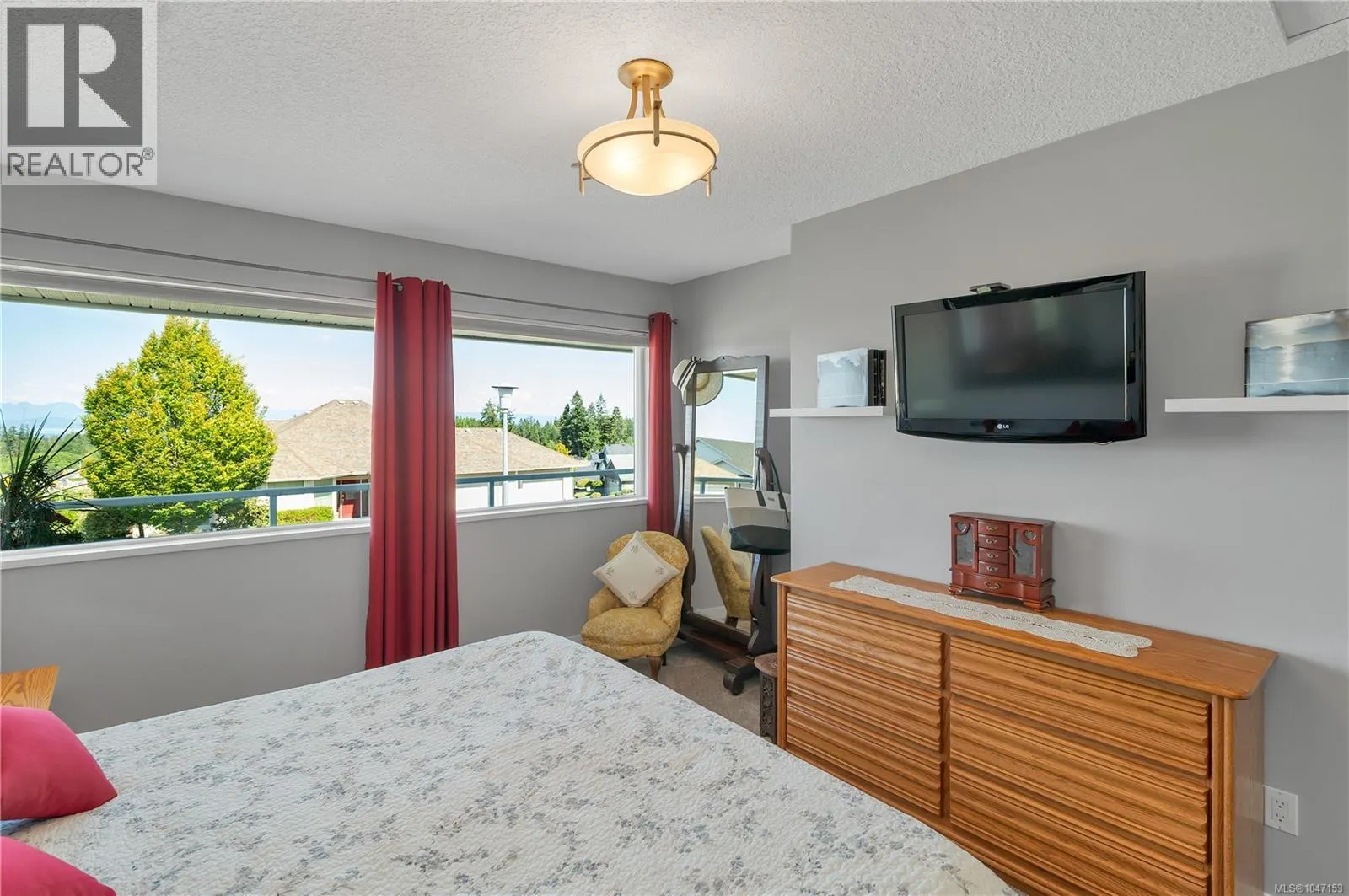 2962 Pacific View Terr