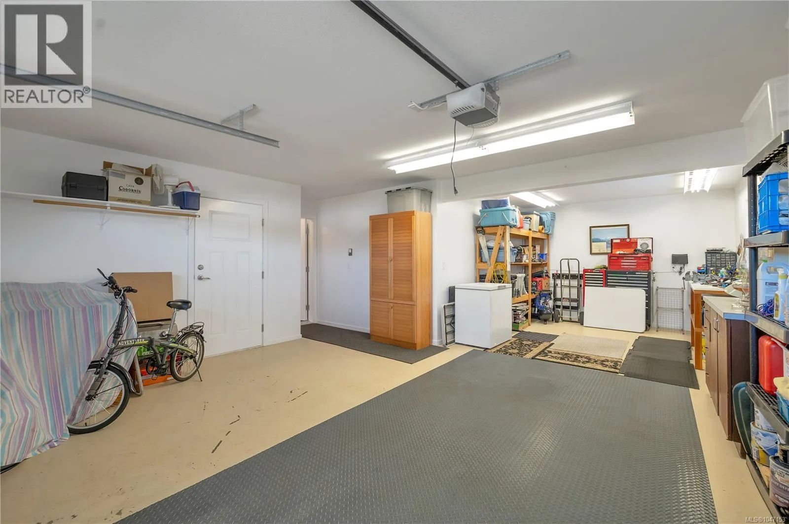 2962 Pacific View Terr