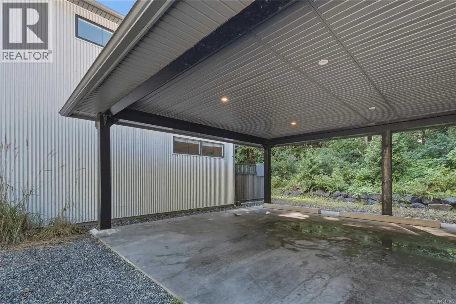 6 590 Marine Dr