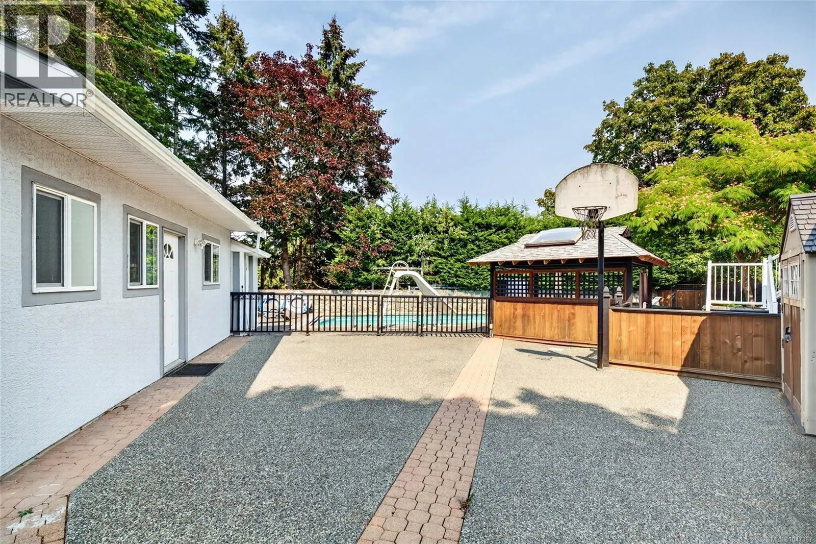 16 Edwards Estates Rd