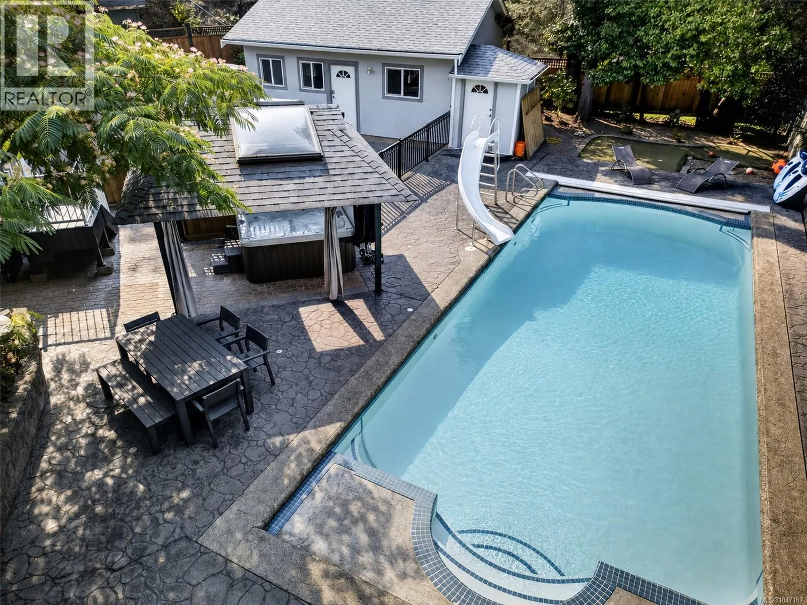 16 Edwards Estates Rd