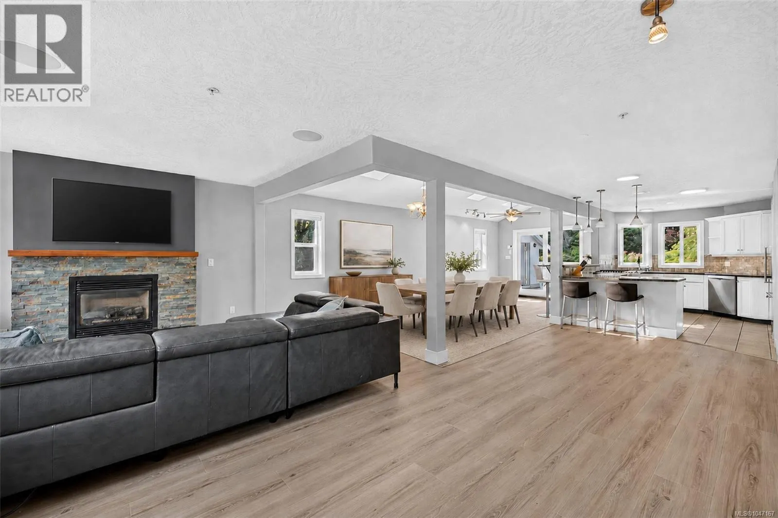 16 Edwards Estates Rd