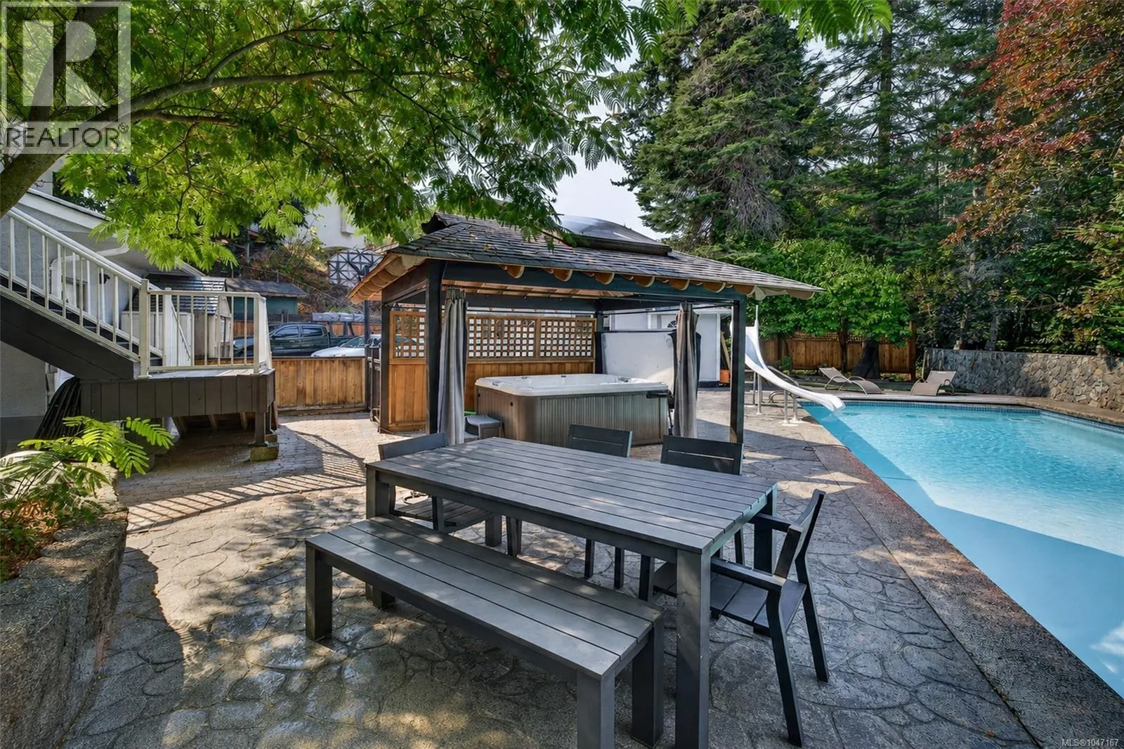 16 Edwards Estates Rd