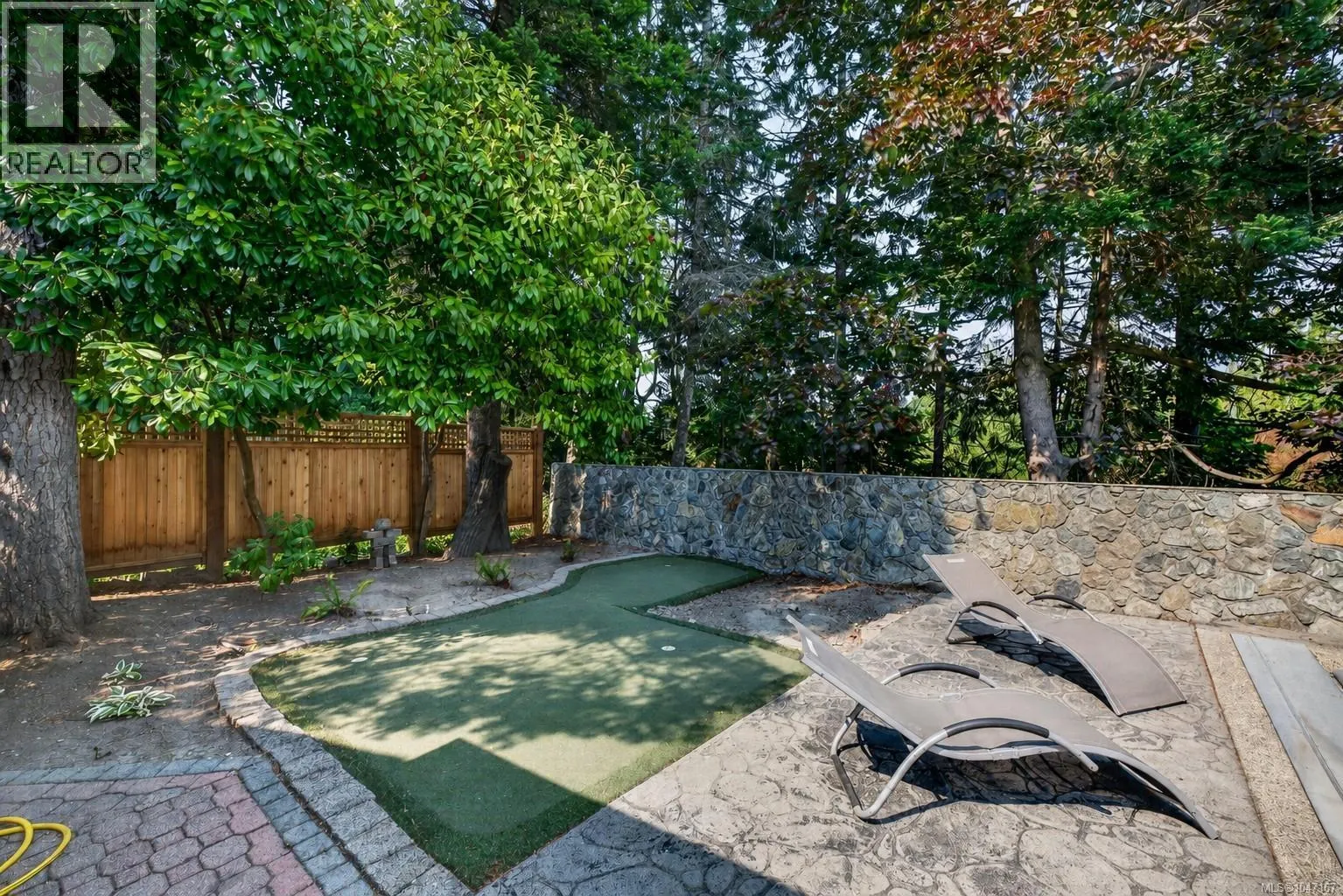 16 Edwards Estates Rd