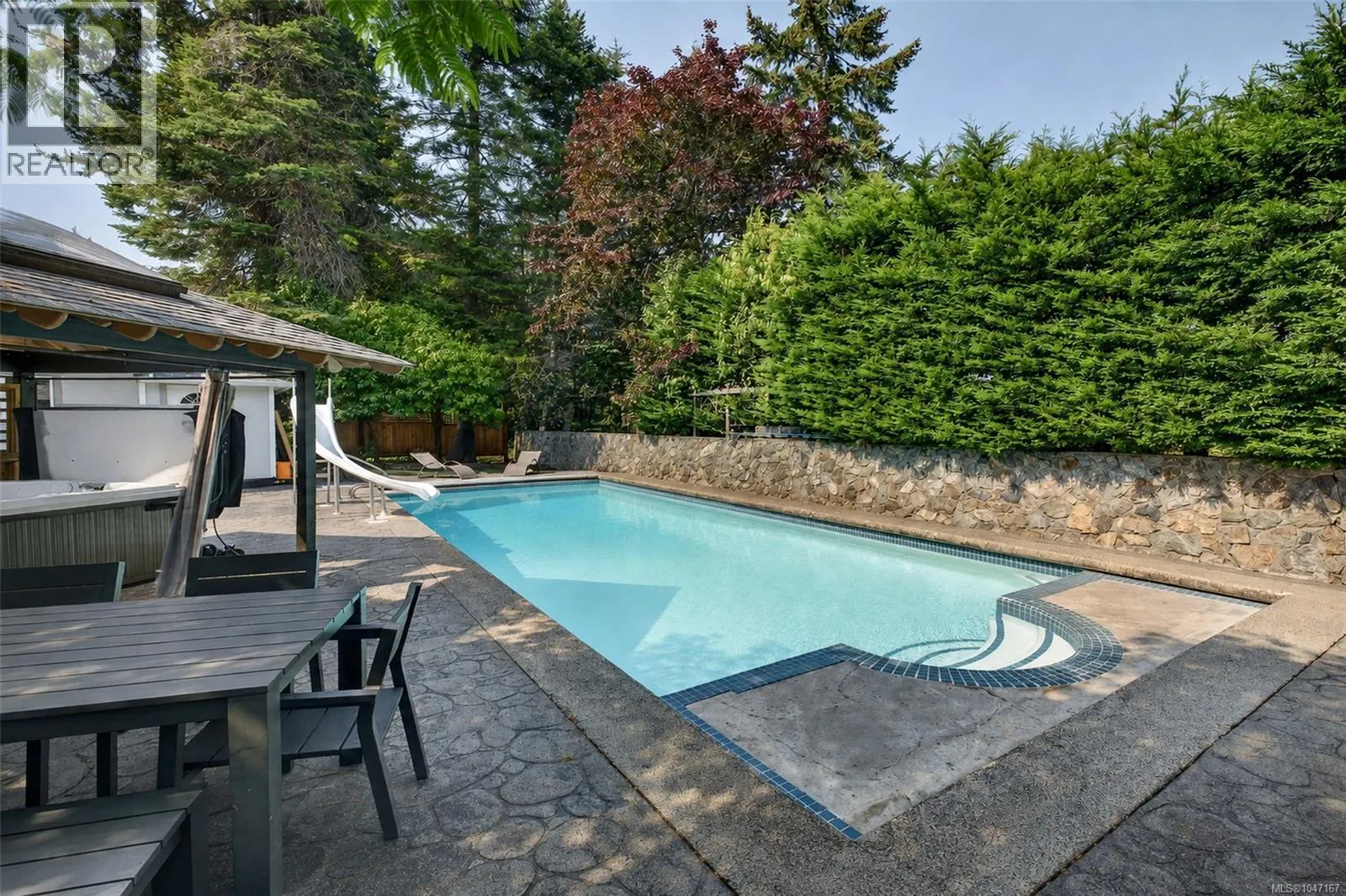 16 Edwards Estates Rd