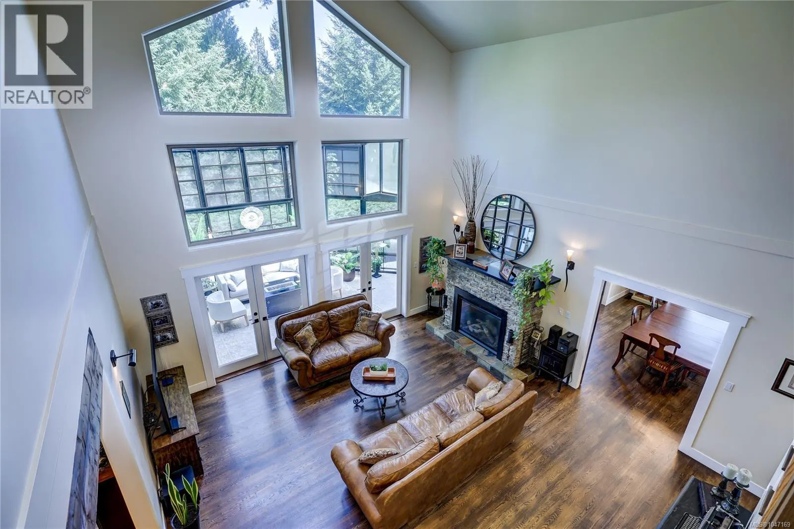 3029 Meadow Dr