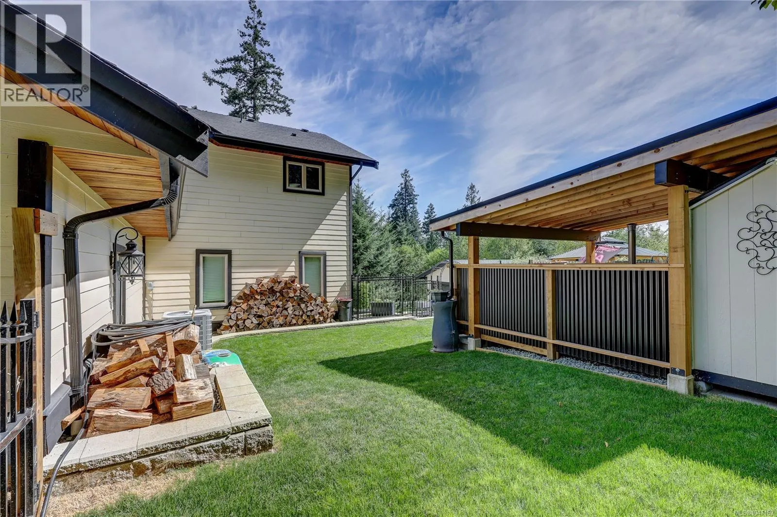 3029 Meadow Dr