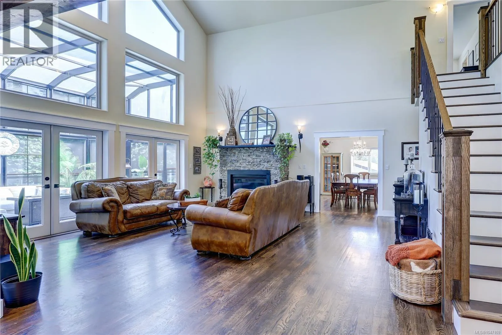3029 Meadow Dr