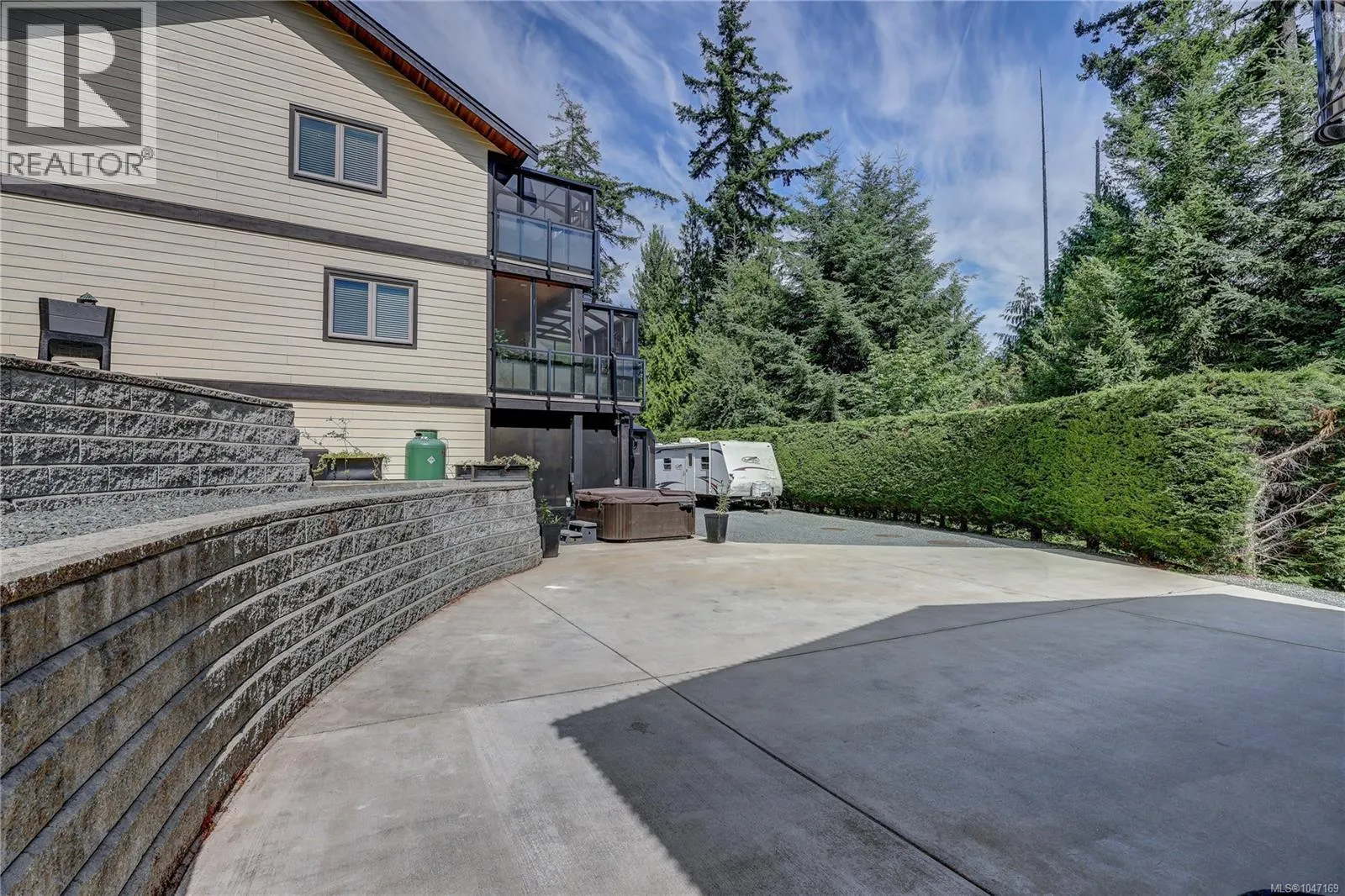 3029 Meadow Dr